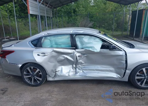 2017 Nissan Altima 2.5 Sr из США, поврежденный, VIN 1N4AL3AP1HC150496